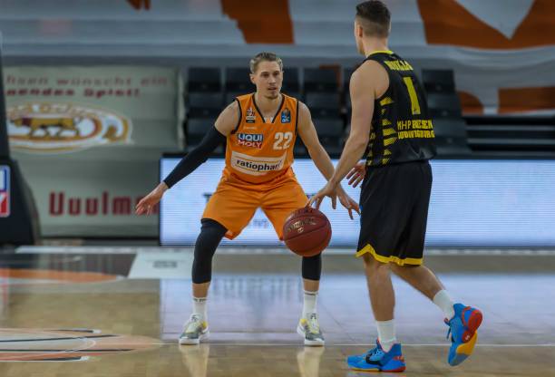 凭借扎实的 凭借扎实的