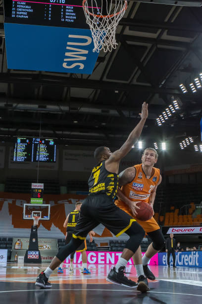 对手传球 对手传球