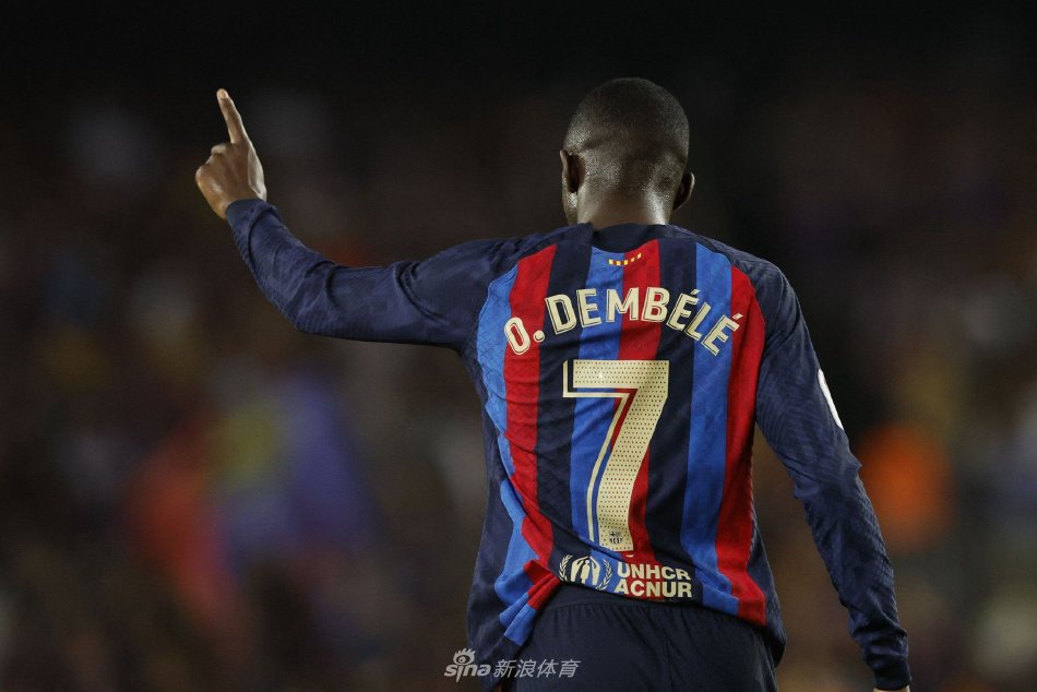 众对球员形 众对球员形