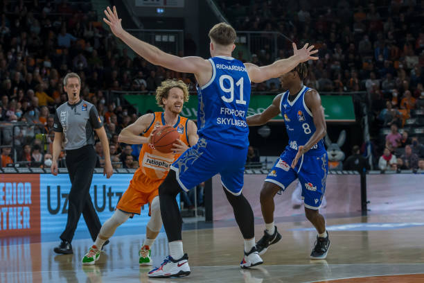 也是本赛季 也是本赛季